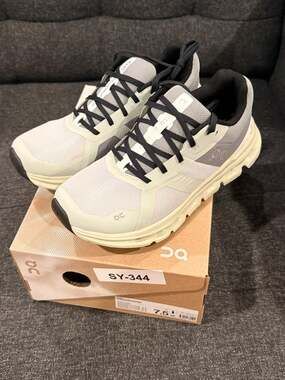 On Cloudrunner Road-Running Shoes Frost Aloe - Women's - 7.5 W